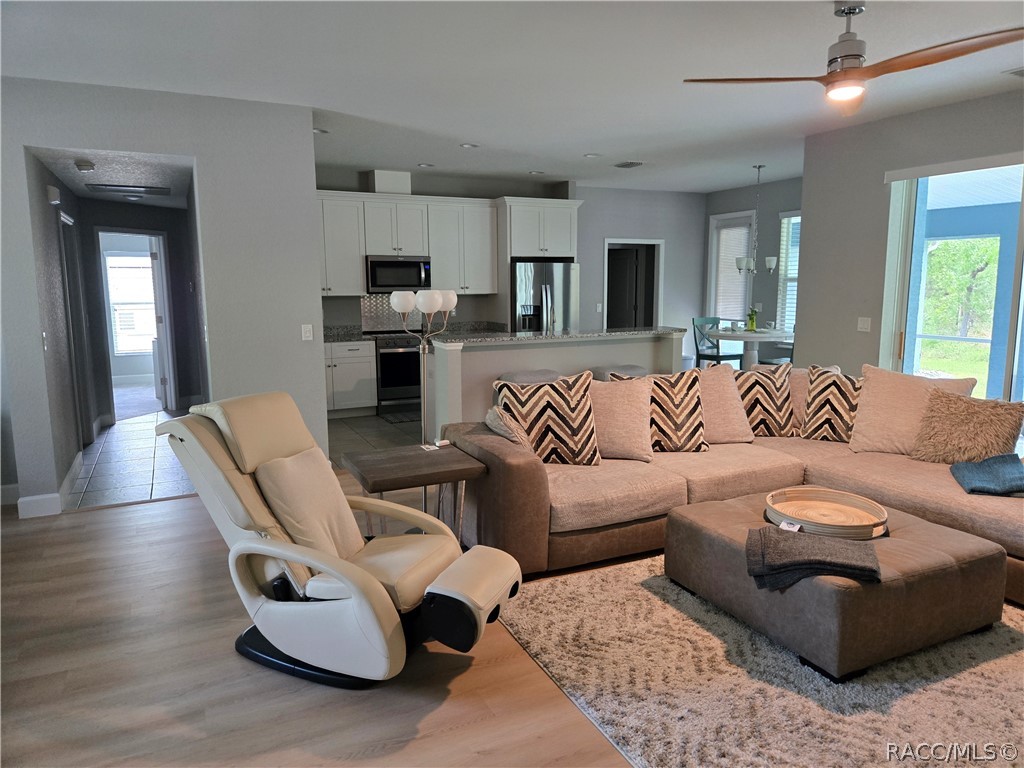 13 Whitewood Court