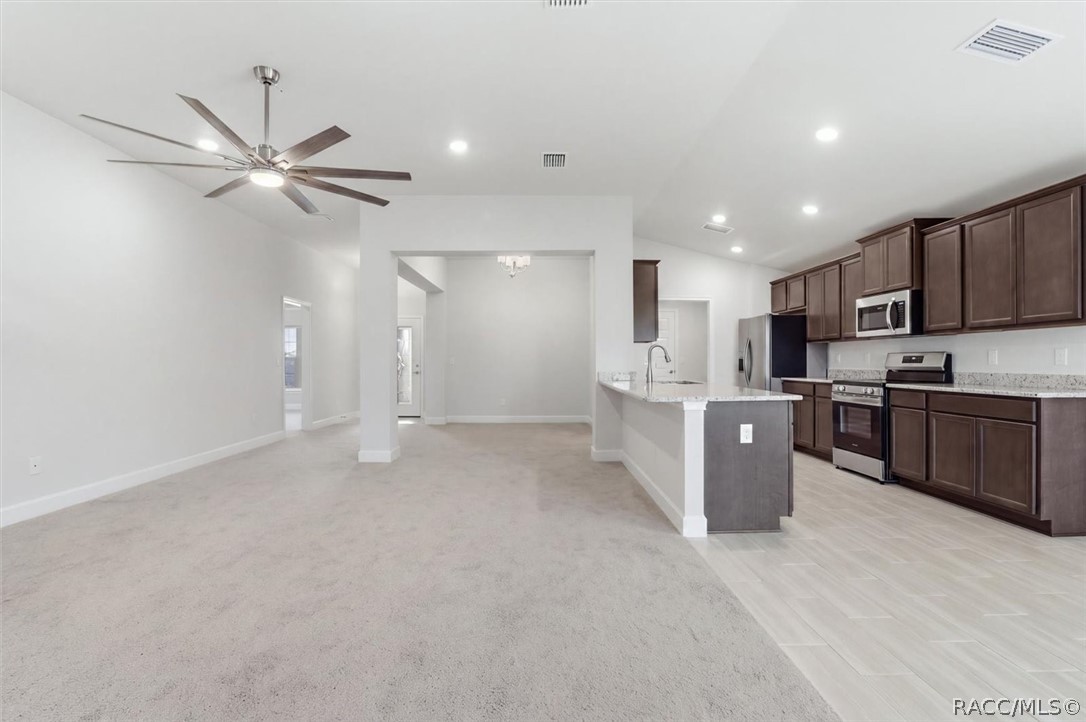 336 W Rexford Drive