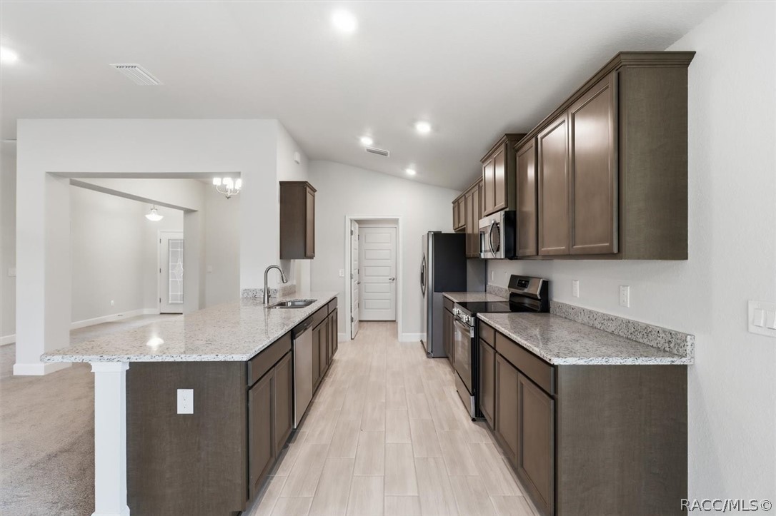 336 W Rexford Drive