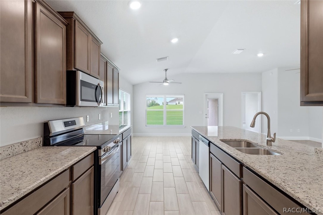 336 W Rexford Drive