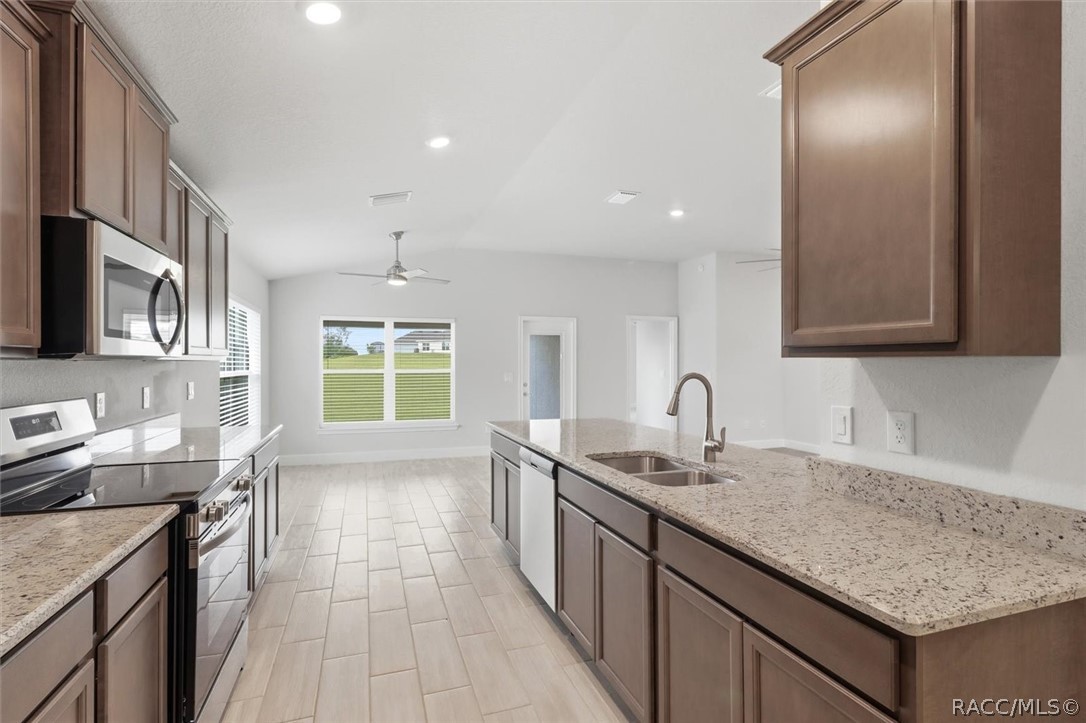 336 W Rexford Drive