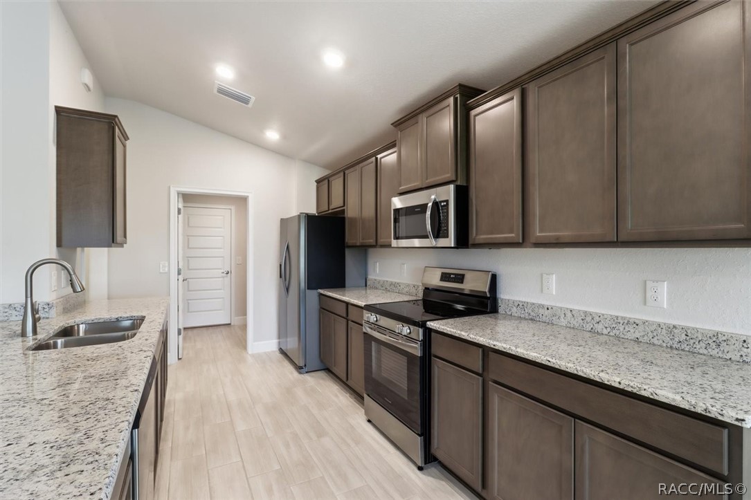 336 W Rexford Drive