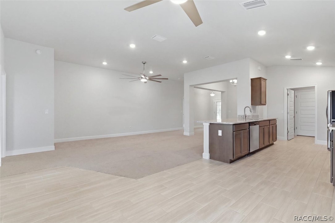 336 W Rexford Drive
