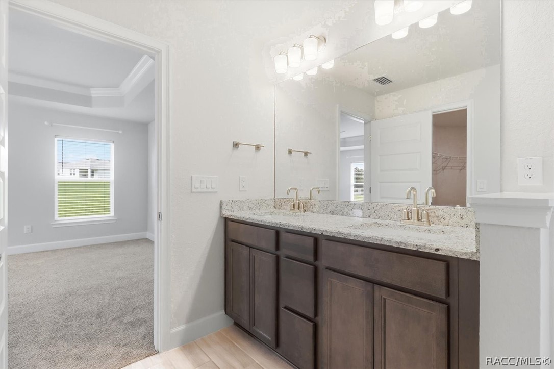 336 W Rexford Drive