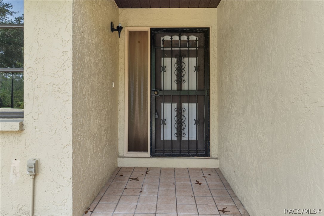 9 N TUPELO Court