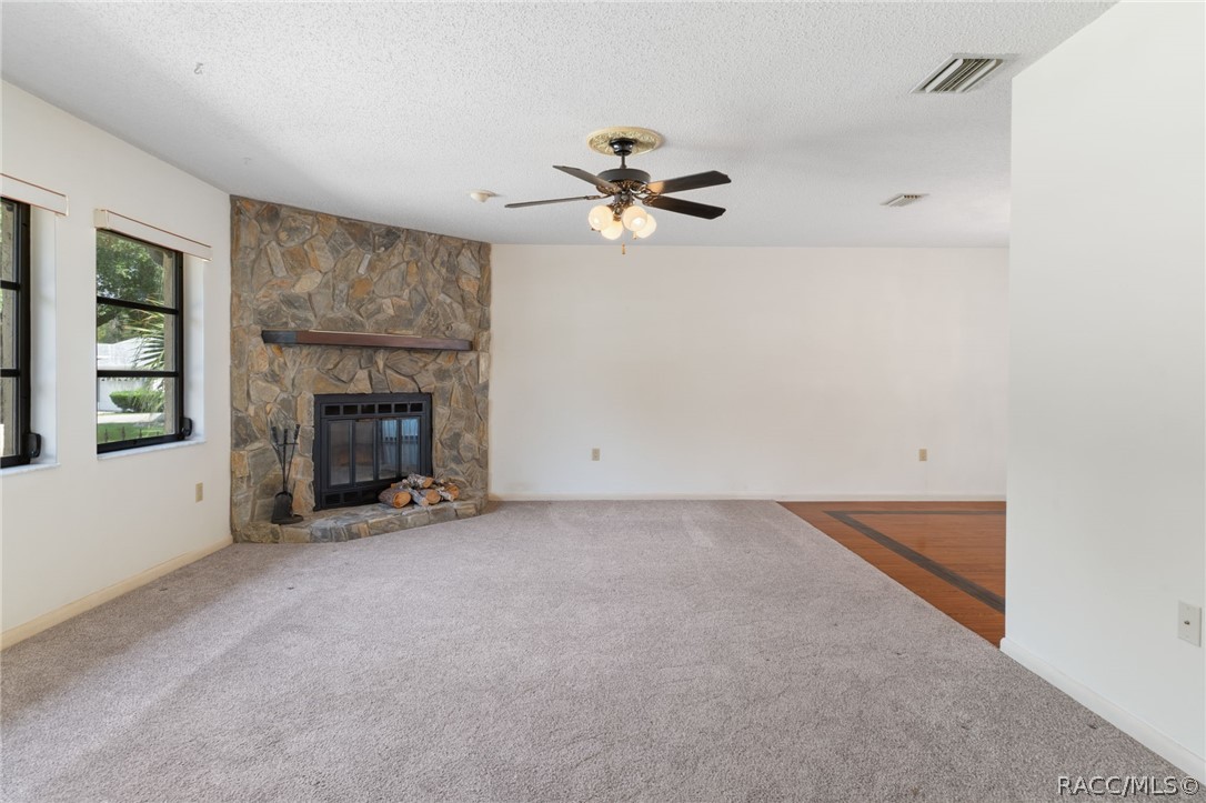 9 N TUPELO Court