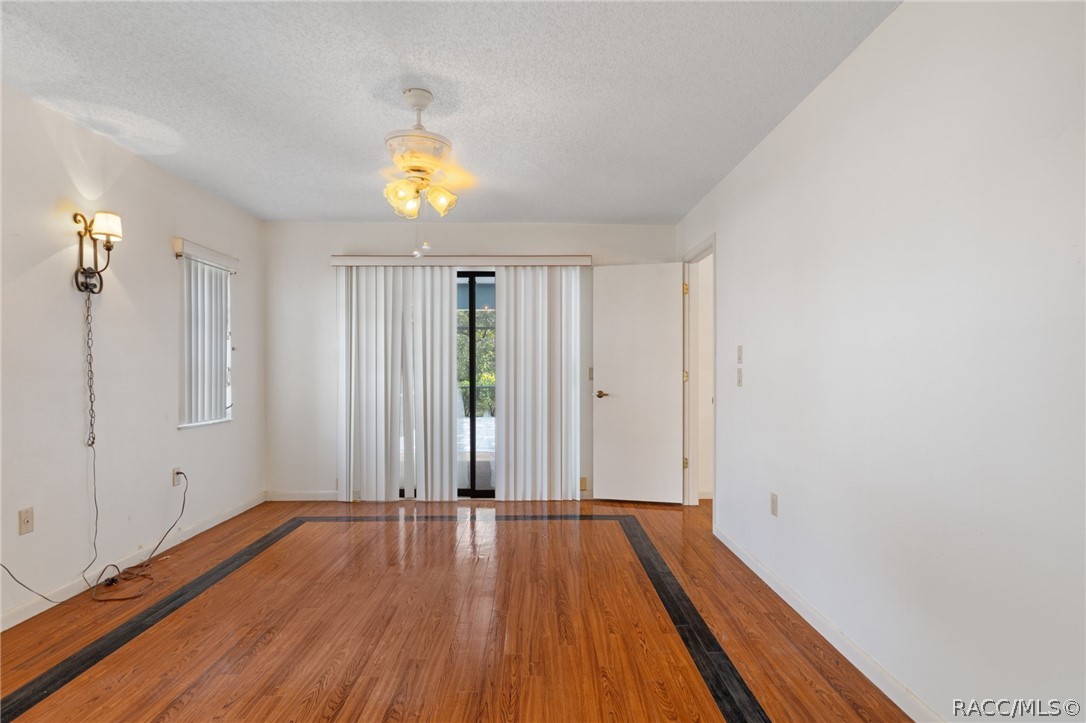 9 N TUPELO Court