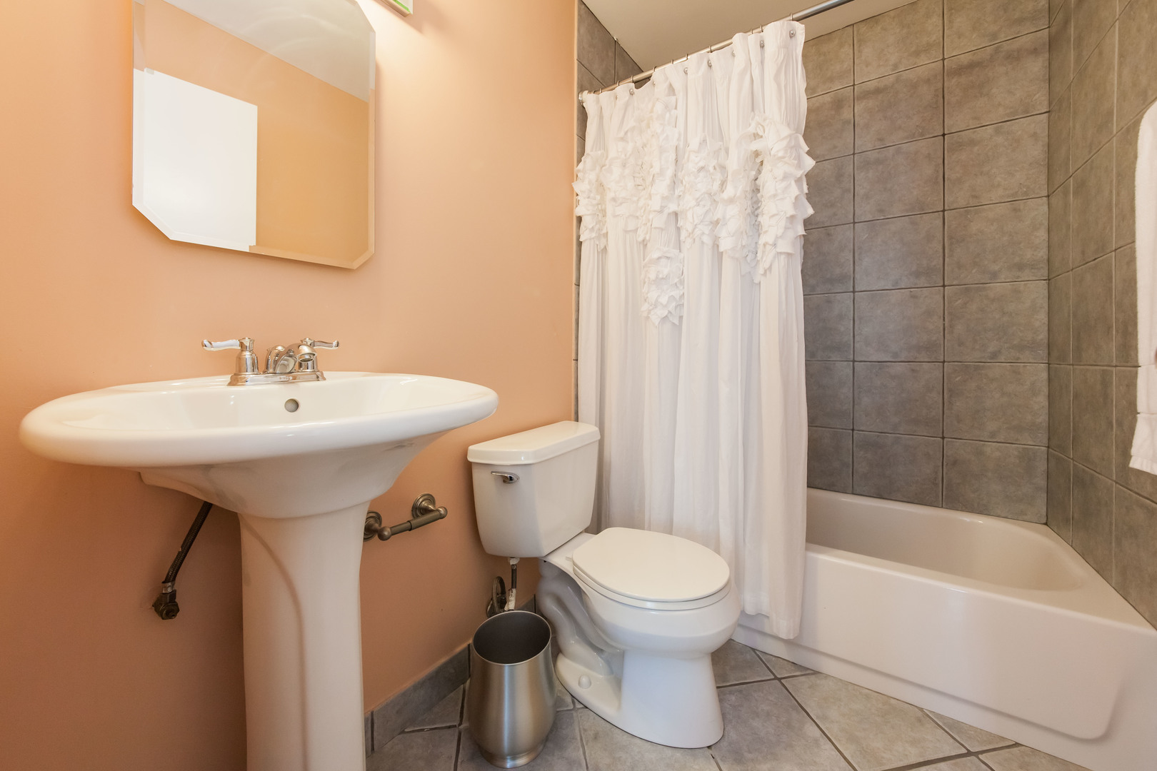 211 E Ohio Street Unit: 2225