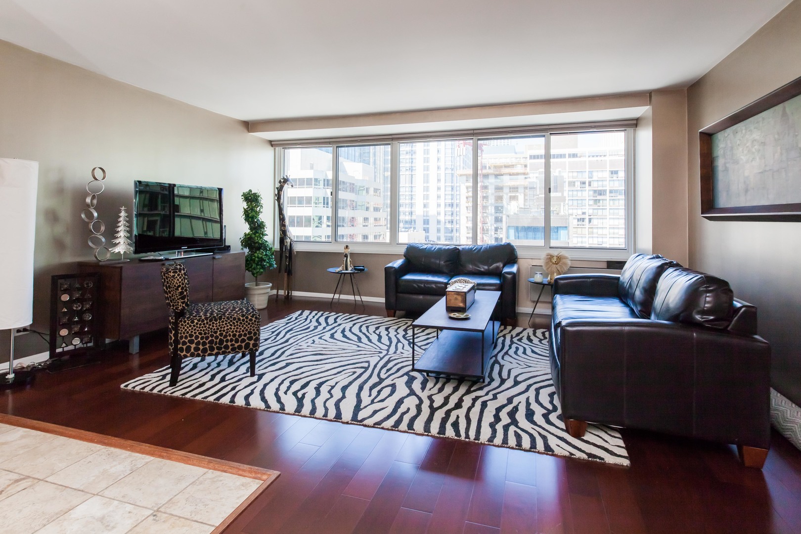 211 E Ohio Street Unit: 2225