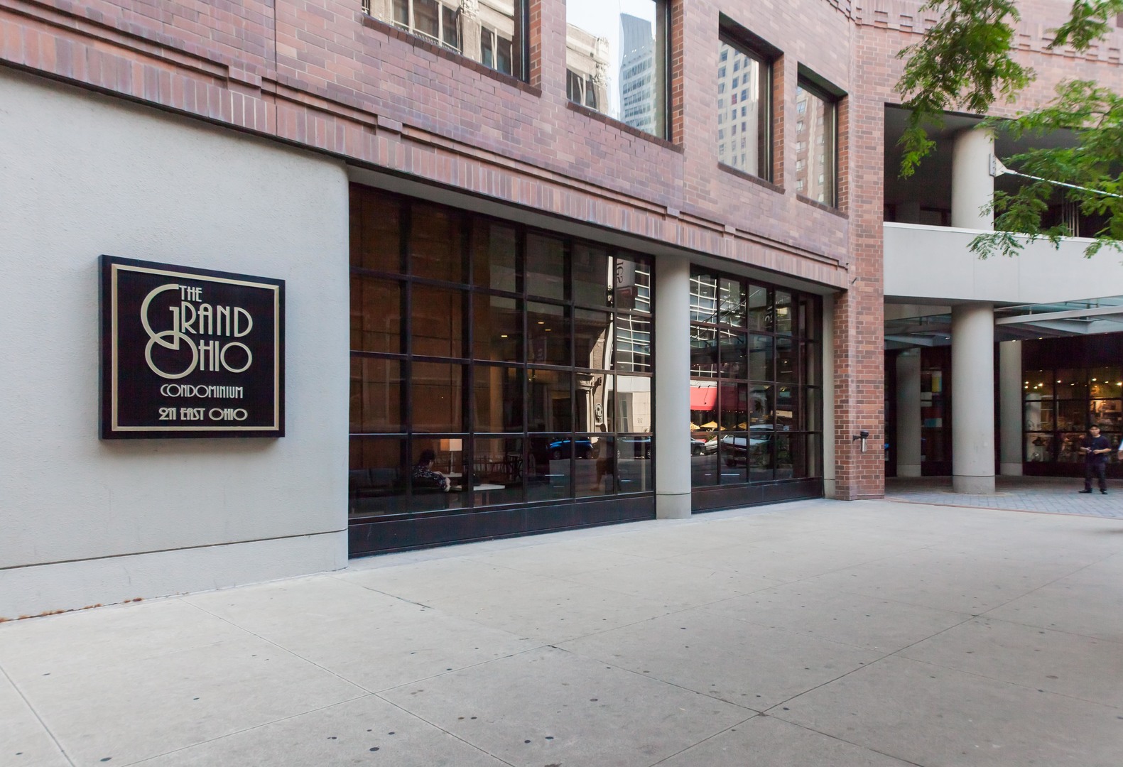 211 E Ohio Street Unit: 2225