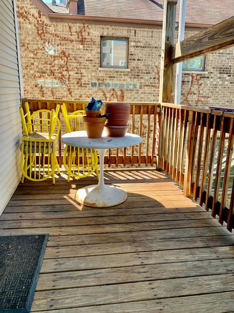 3316 N Southport Avenue Unit: 2F