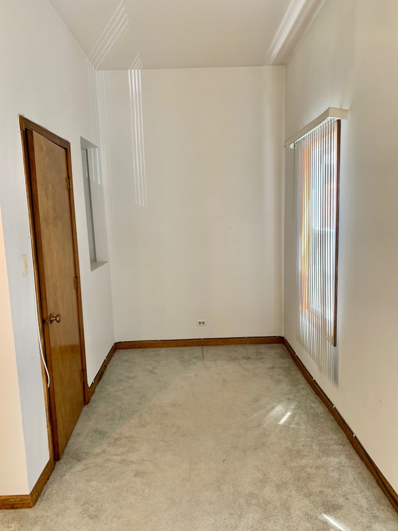 3316 N Southport Avenue Unit: 2F