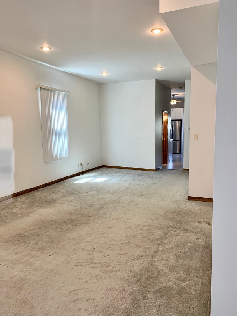 3316 N Southport Avenue Unit: 2F