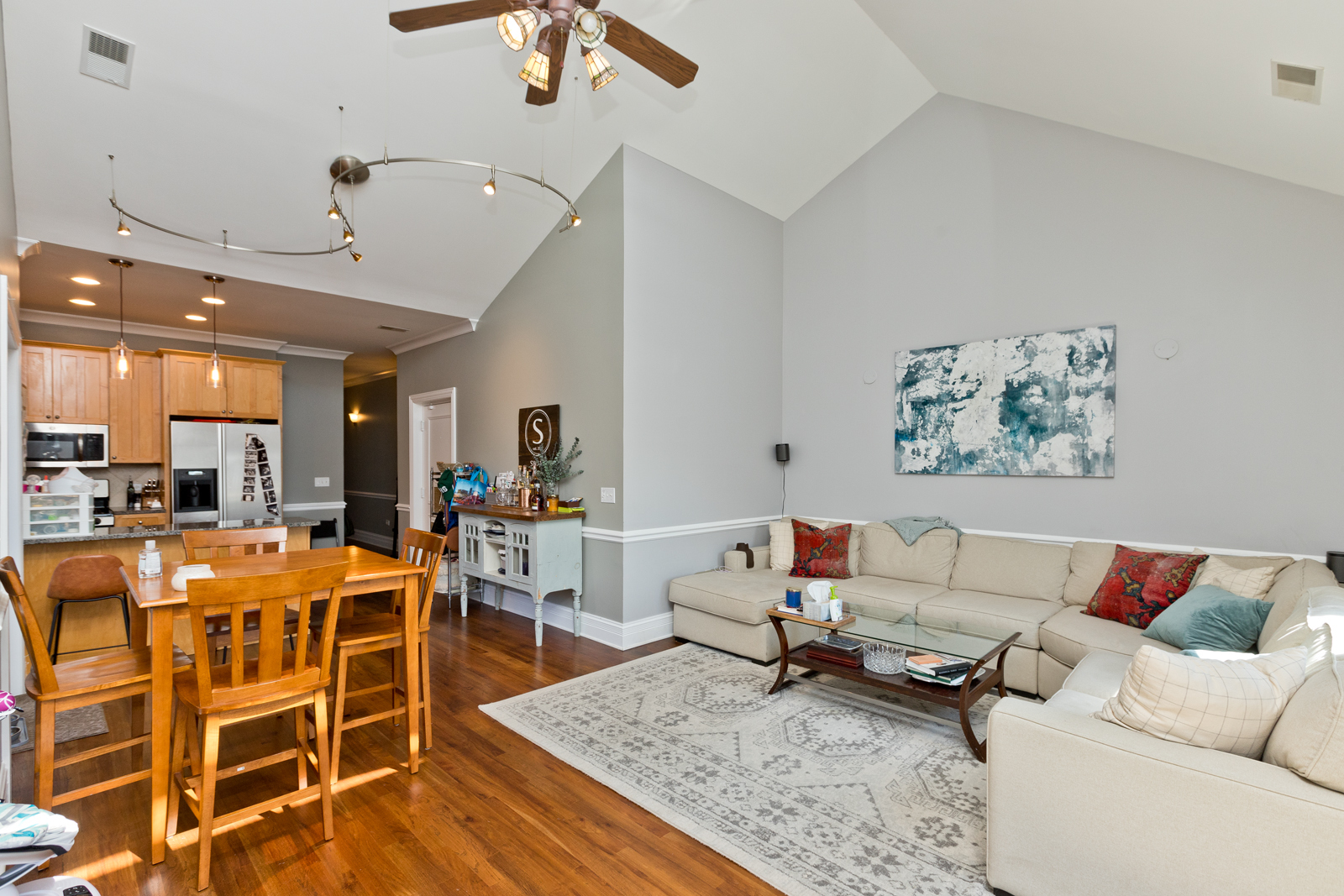 930 W Dakin Street Unit: 4W