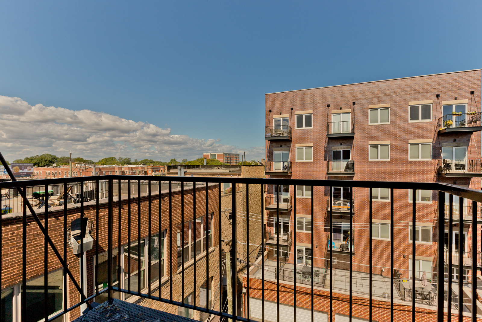 930 W Dakin Street Unit: 4W