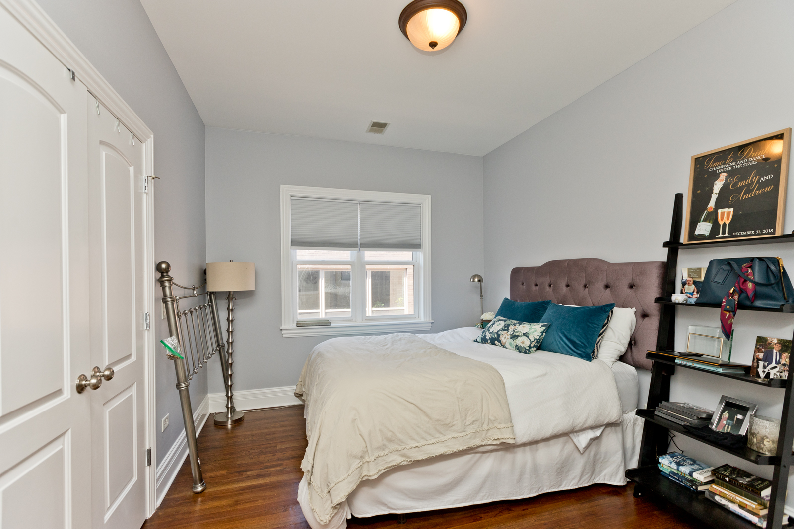 930 W Dakin Street Unit: 4W