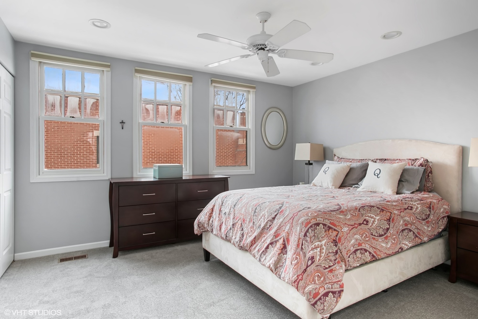 2652 N Southport Avenue Unit: E
