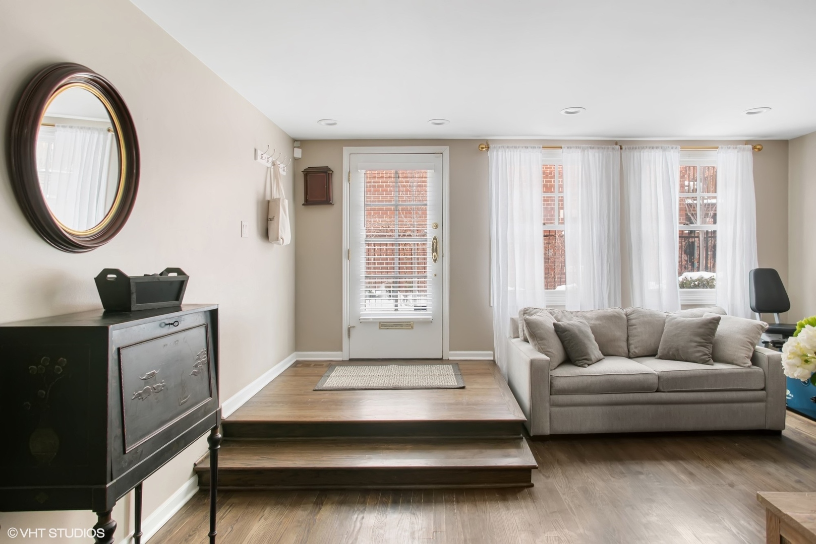 2652 N Southport Avenue Unit: E