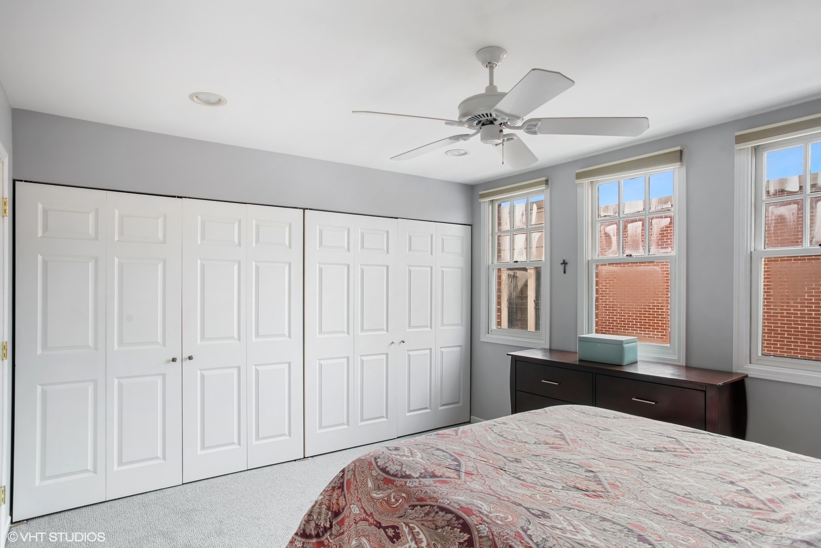 2652 N Southport Avenue Unit: E