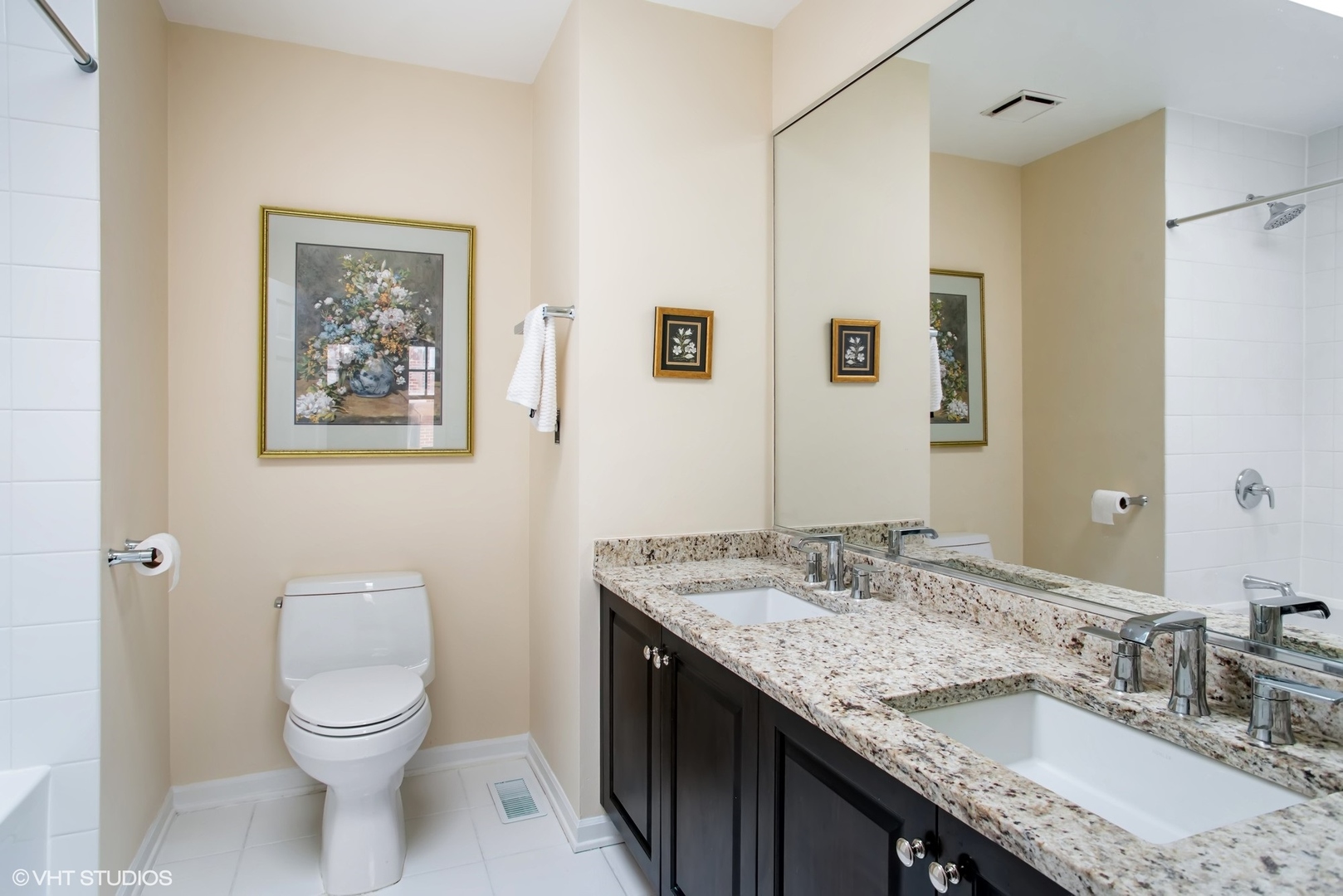 2652 N Southport Avenue Unit: E