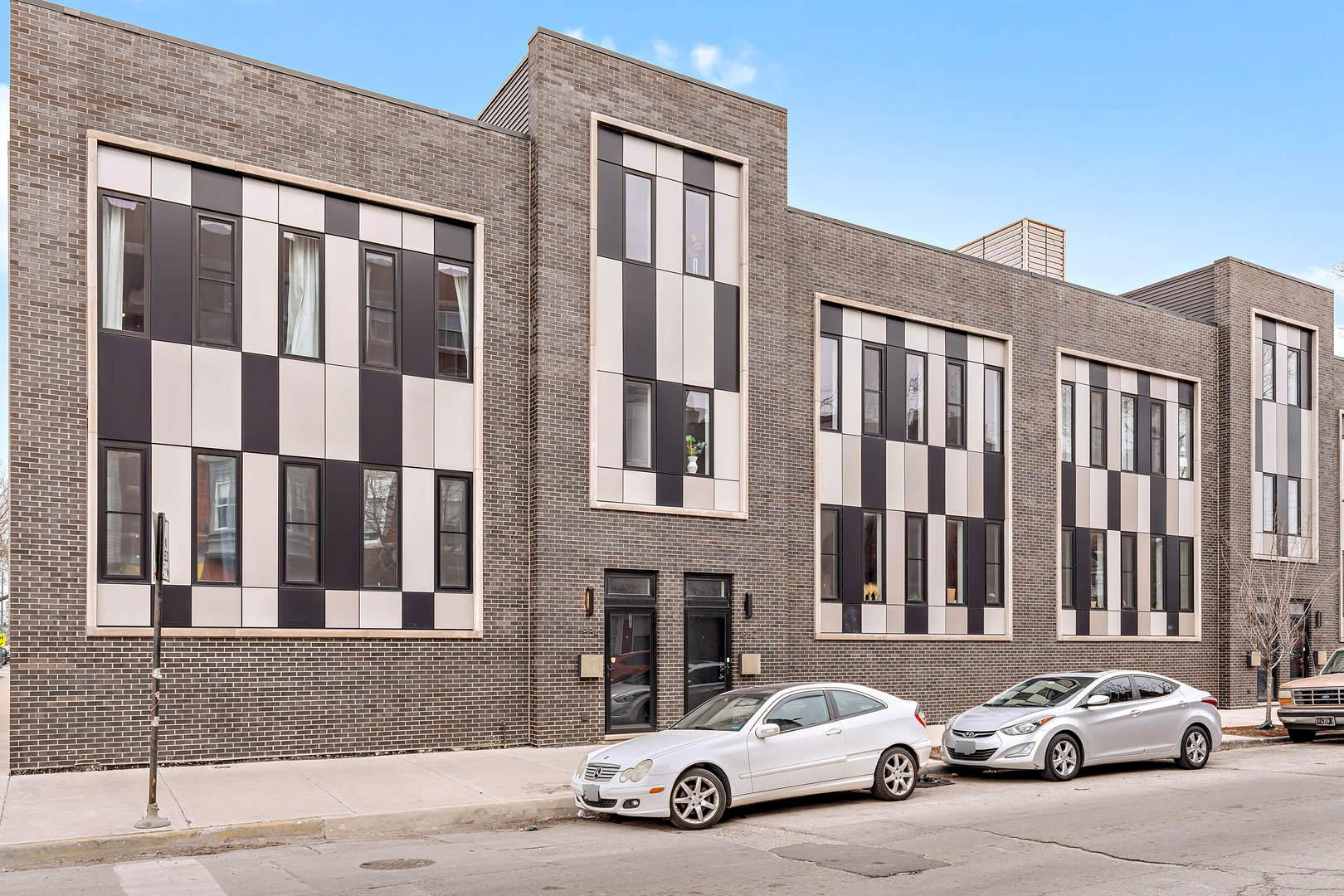 1554 W 21st Street