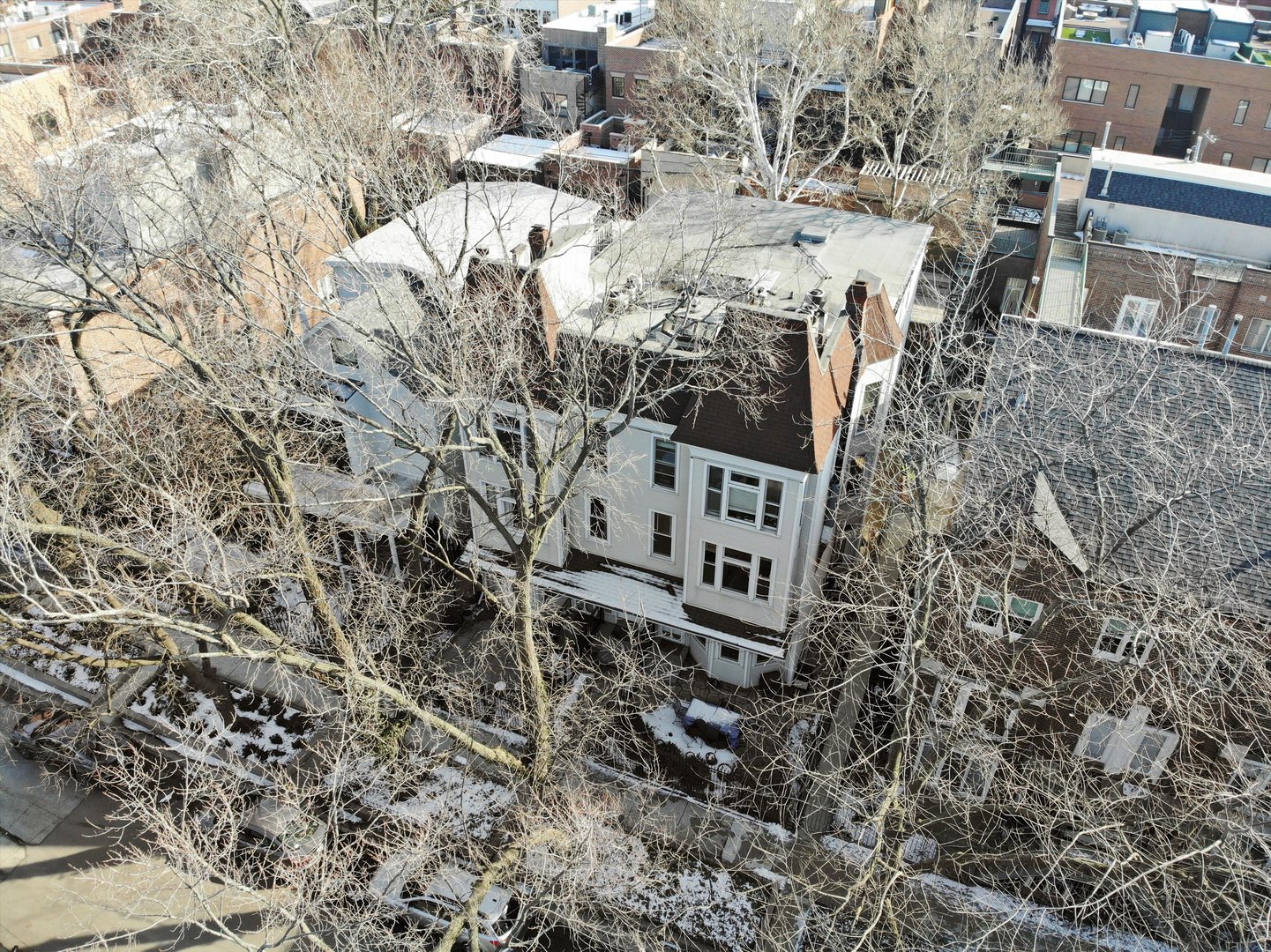 1037 W Lill Avenue Unit: 3E