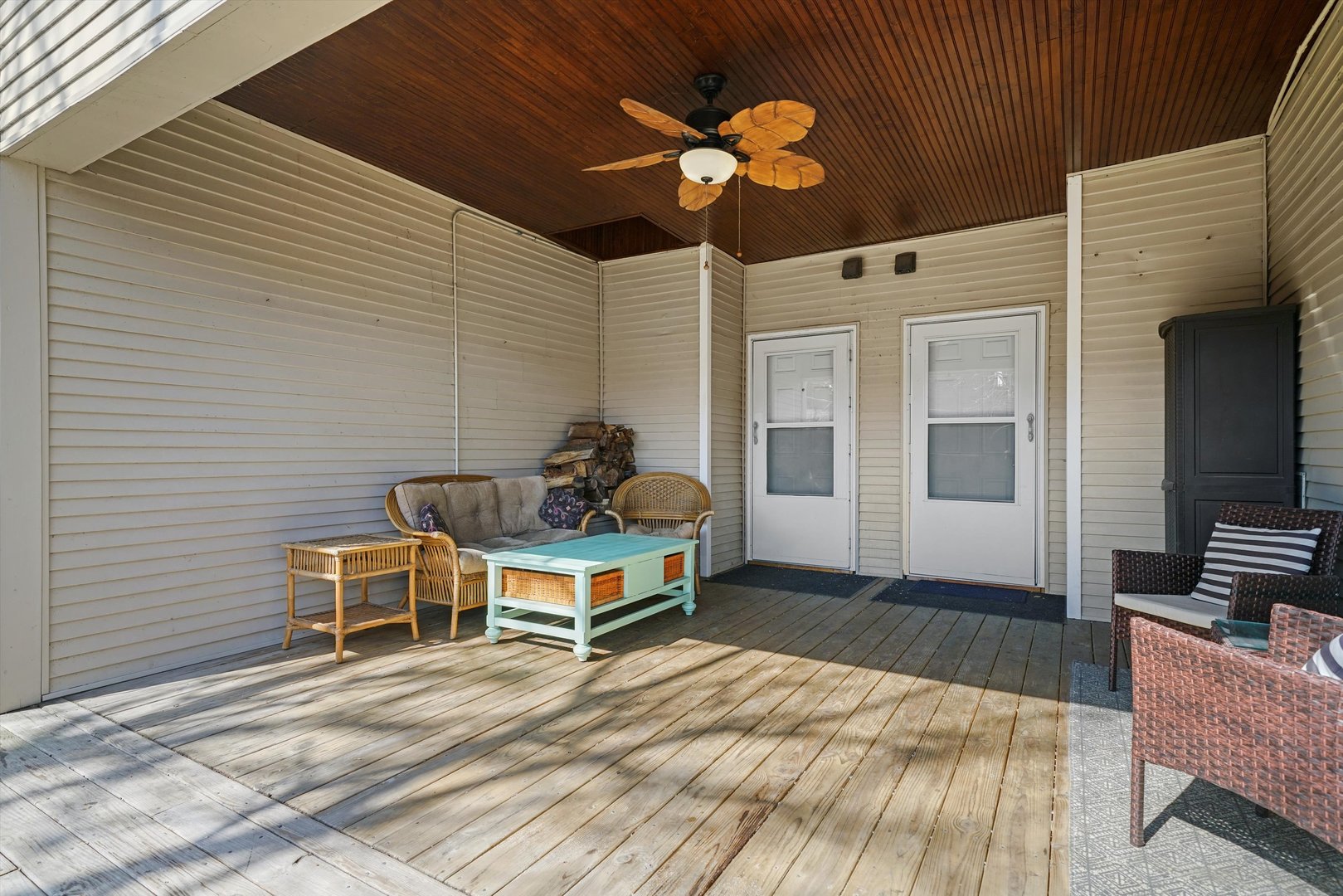 1037 W Lill Avenue Unit: 3E