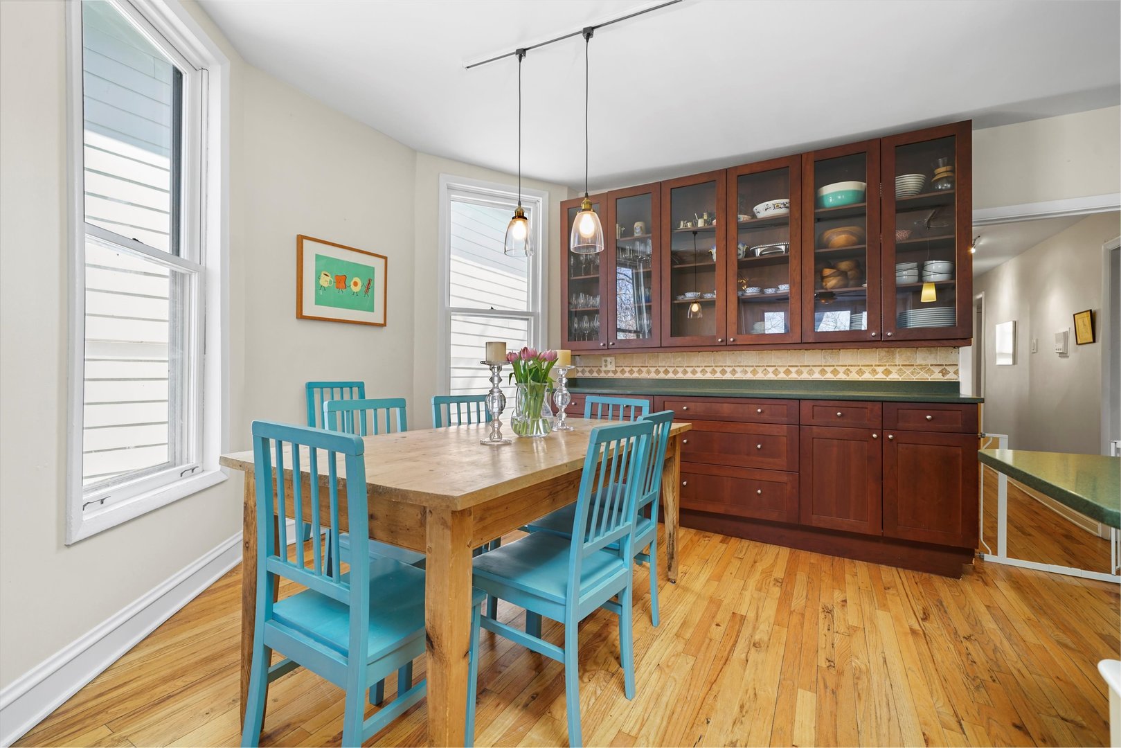 1037 W Lill Avenue Unit: 3E