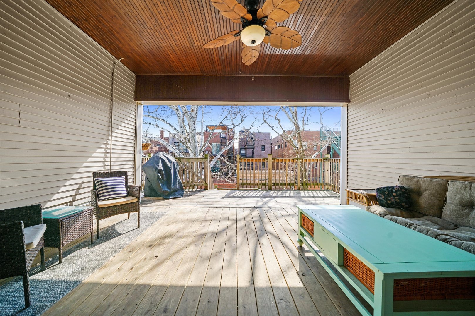 1037 W Lill Avenue Unit: 3E