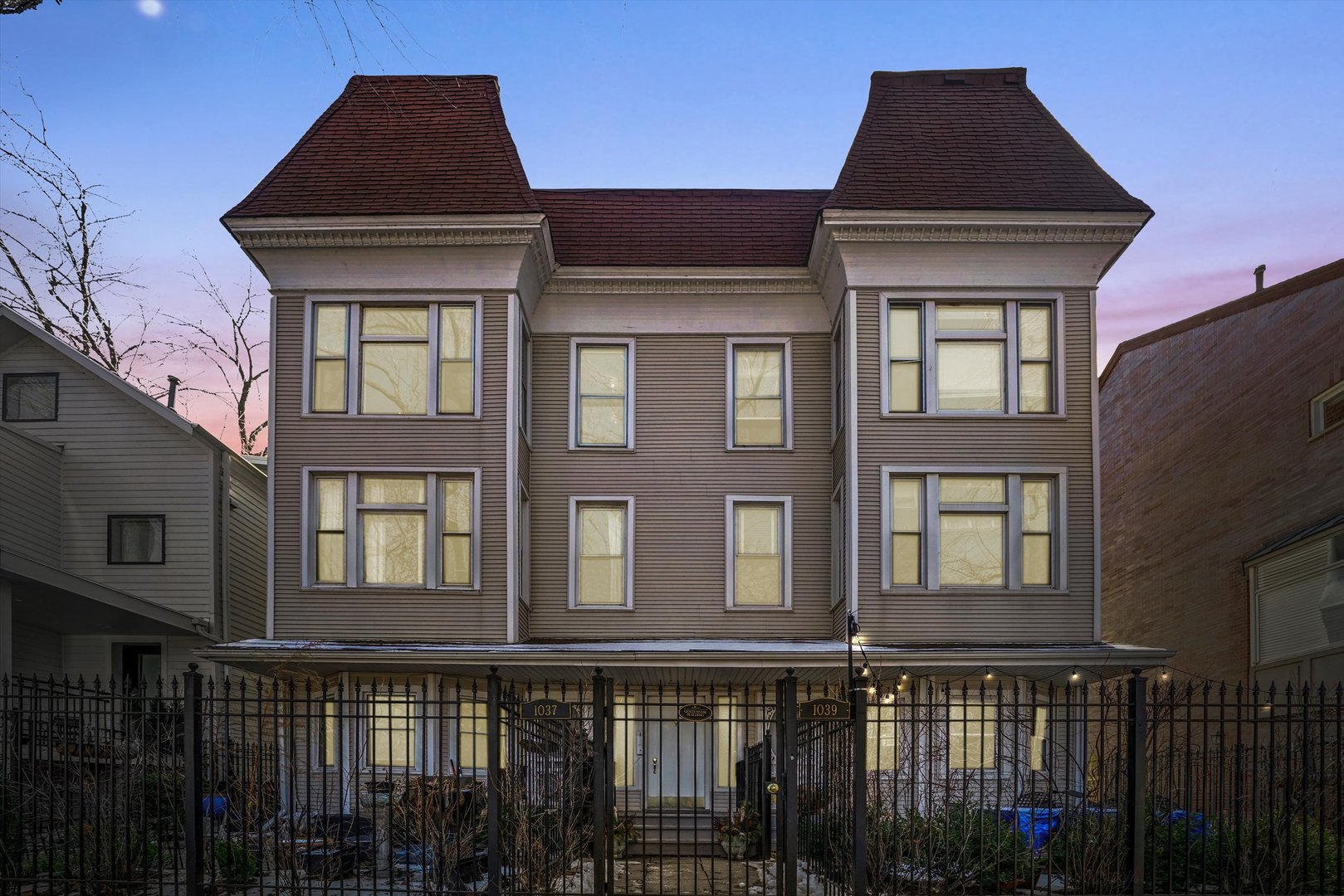 1037 W Lill Avenue Unit: 3E