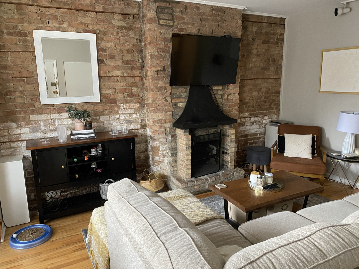 2219 N CLEVELAND Avenue Unit: 1N