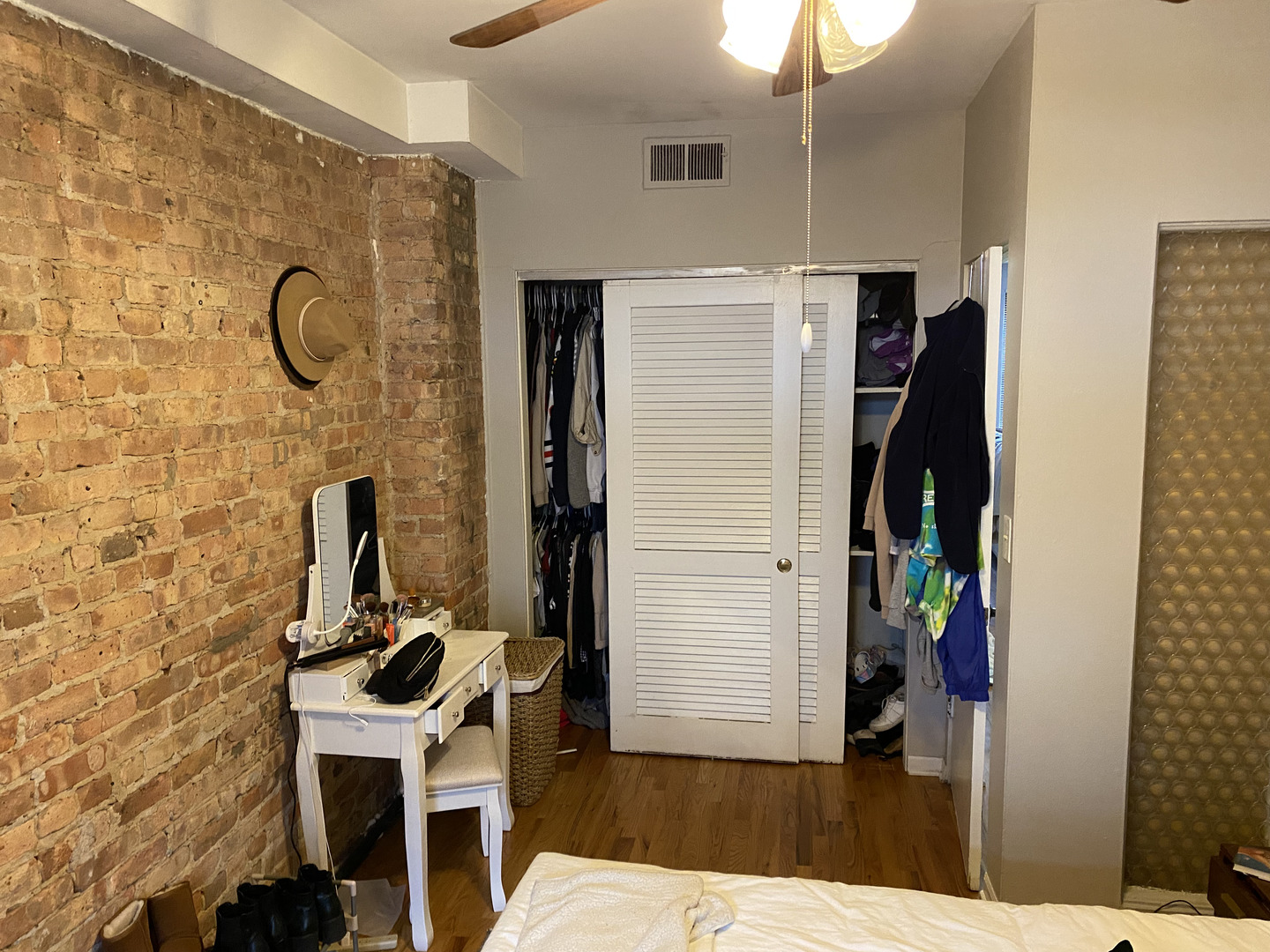 2219 N CLEVELAND Avenue Unit: 1N