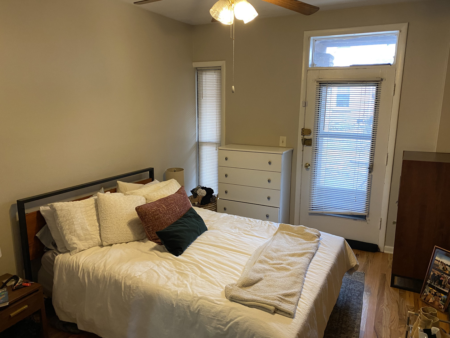 2219 N CLEVELAND Avenue Unit: 1N