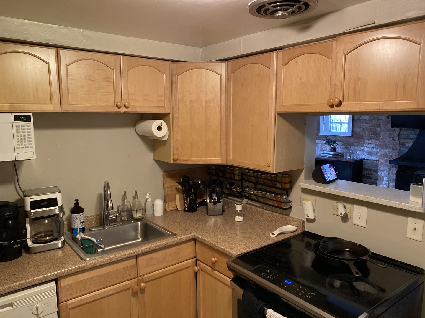 2219 N CLEVELAND Avenue Unit: 1N