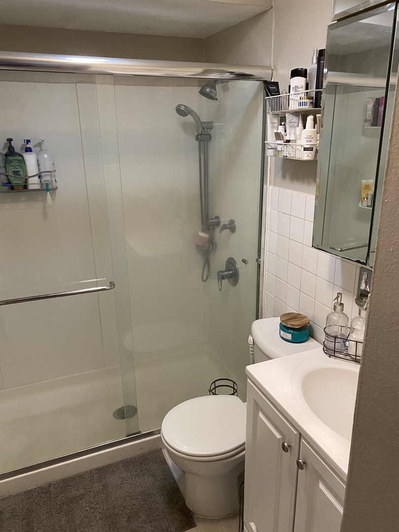 2219 N CLEVELAND Avenue Unit: 1N