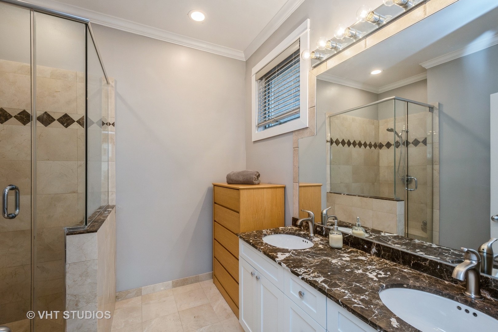 1442 W Walton Street Unit: 2