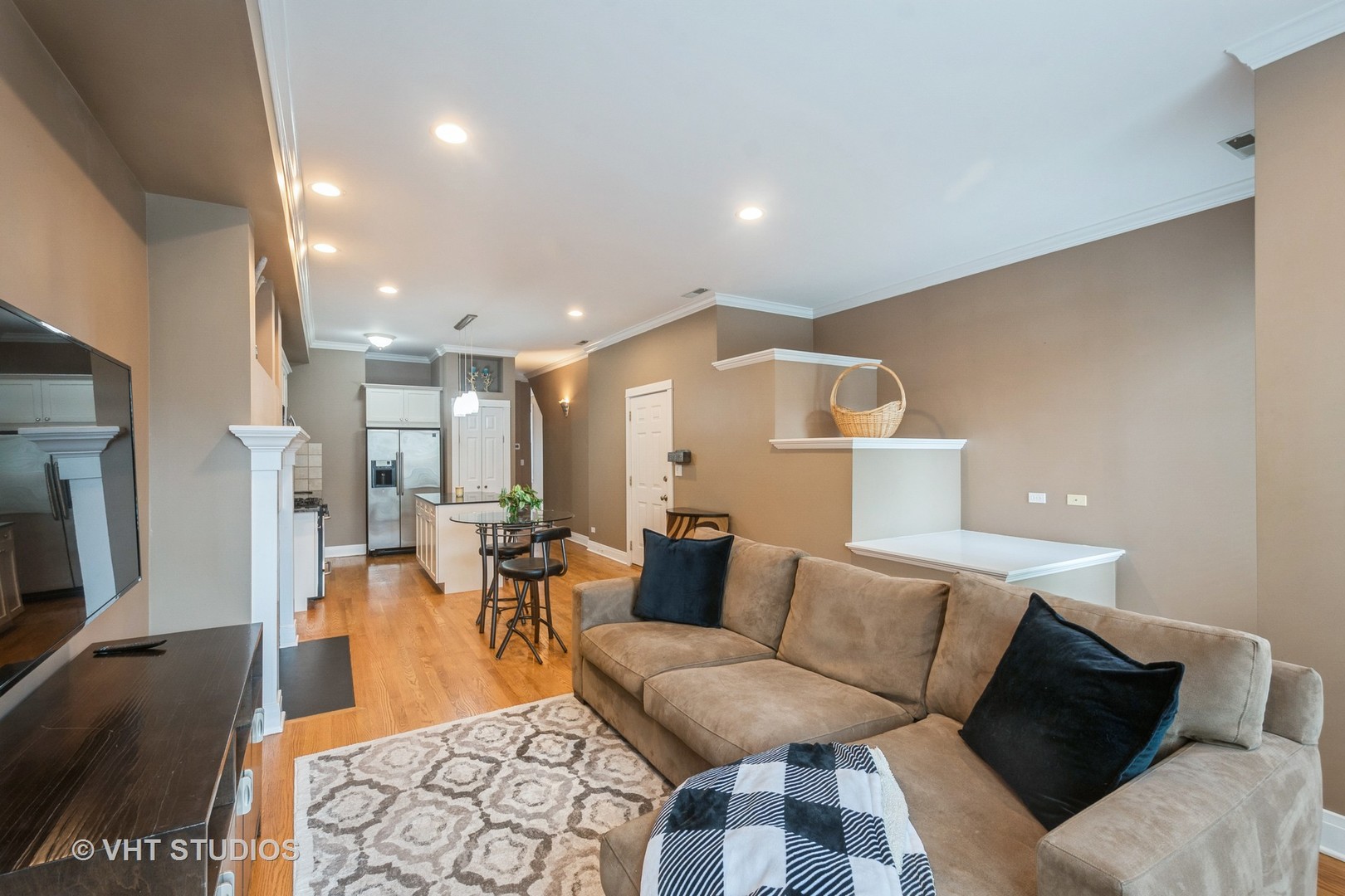 1442 W Walton Street Unit: 2