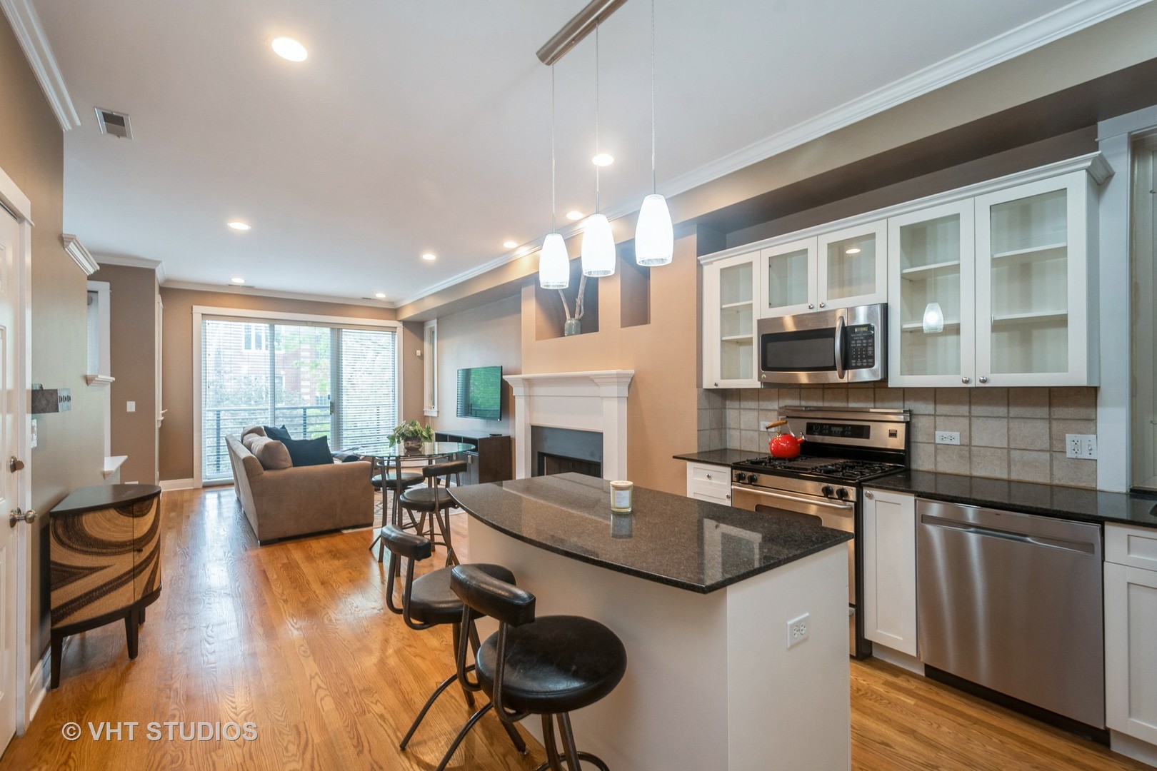 1442 W Walton Street Unit: 2