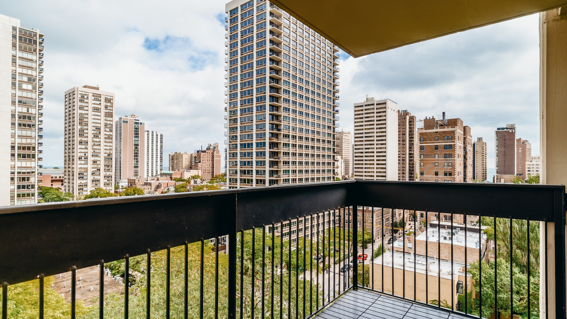 1360 N Sandburg Terrace Unit: 1102C