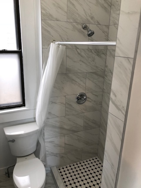 2035 N Winchester Avenue Unit: 1R