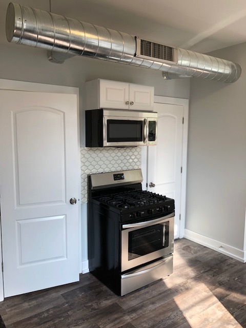 2035 N Winchester Avenue Unit: 1R