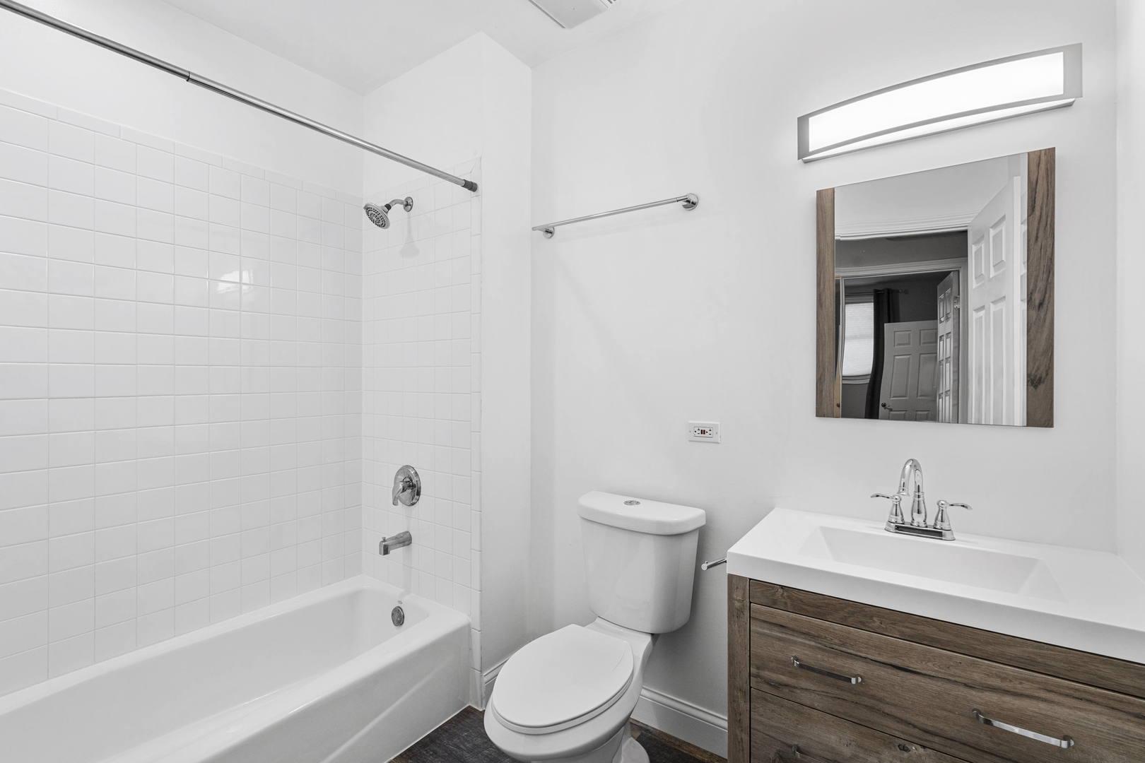 519 S Maplewood Avenue Unit: 1E