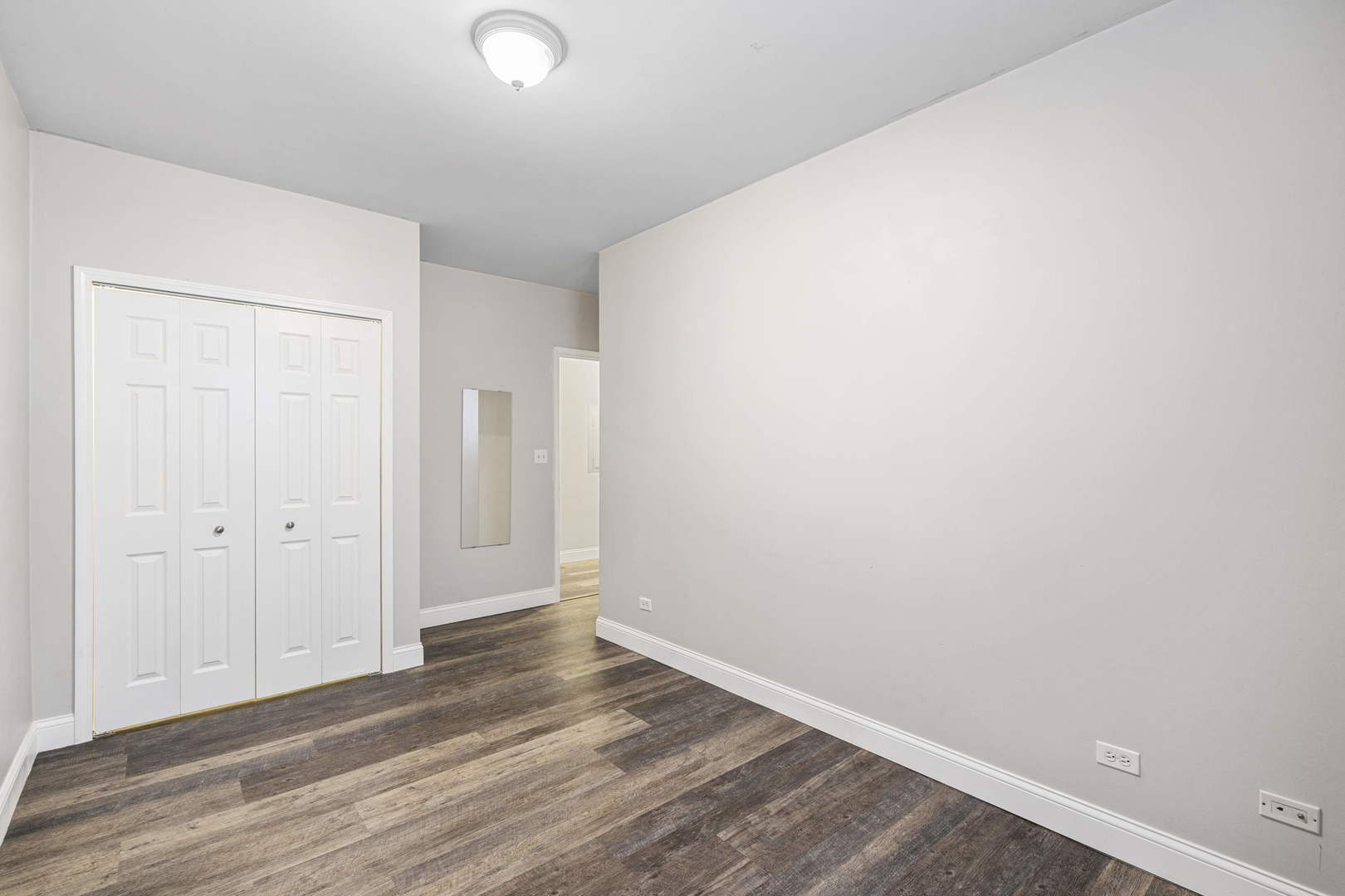 519 S Maplewood Avenue Unit: 1E
