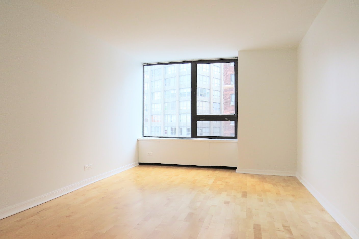 3930 N Pine Grove Avenue Unit: 515