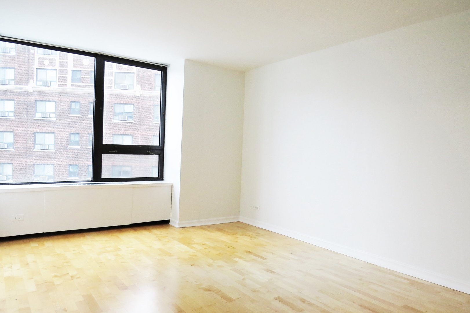 3930 N Pine Grove Avenue Unit: 515