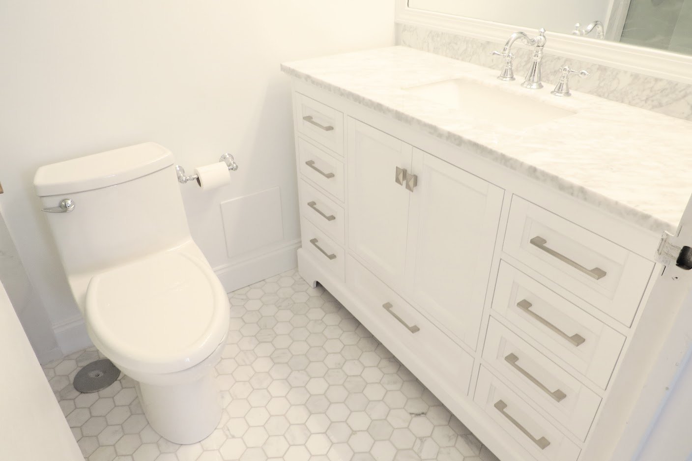 3930 N Pine Grove Avenue Unit: 515