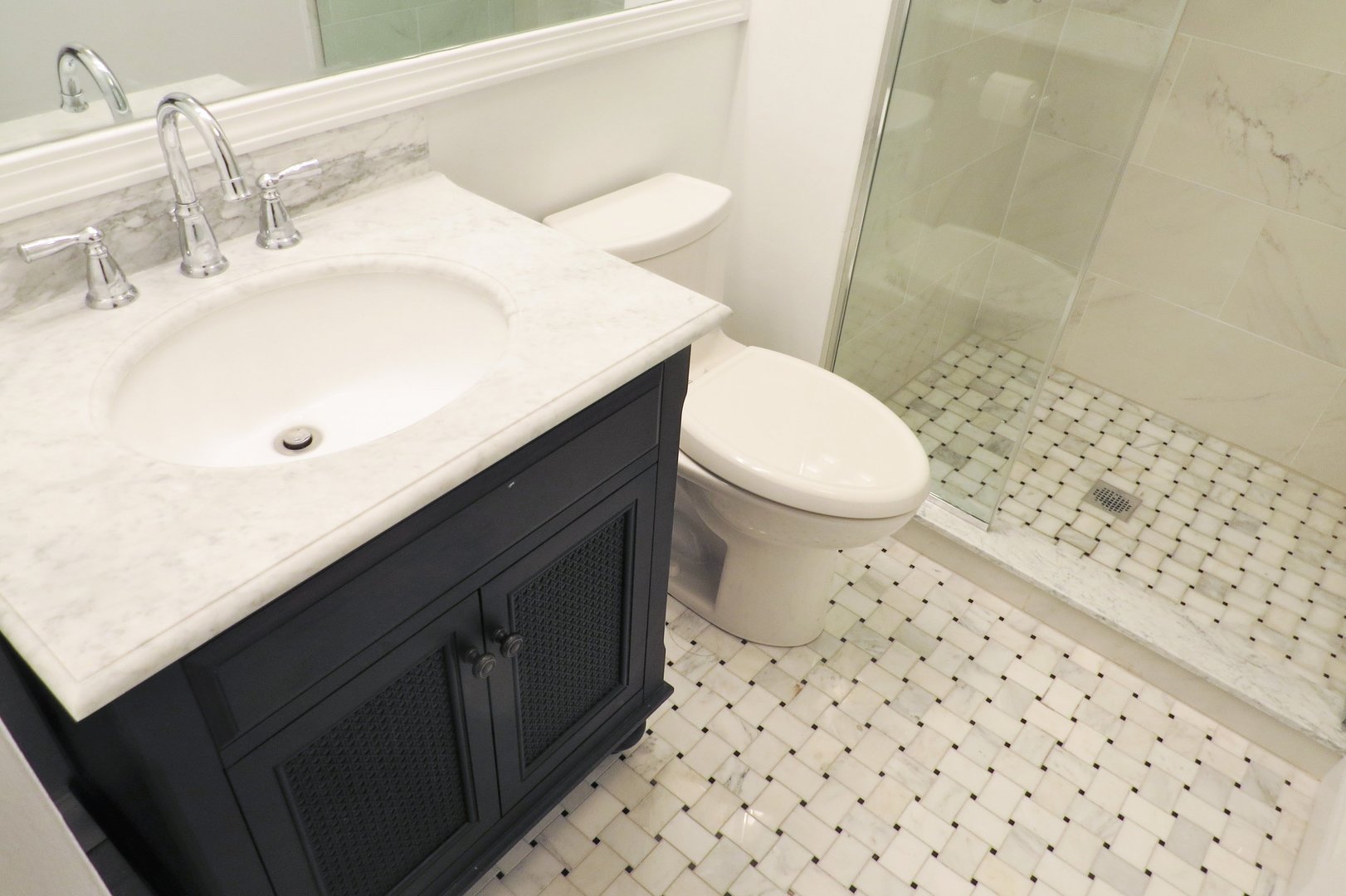 3930 N Pine Grove Avenue Unit: 515