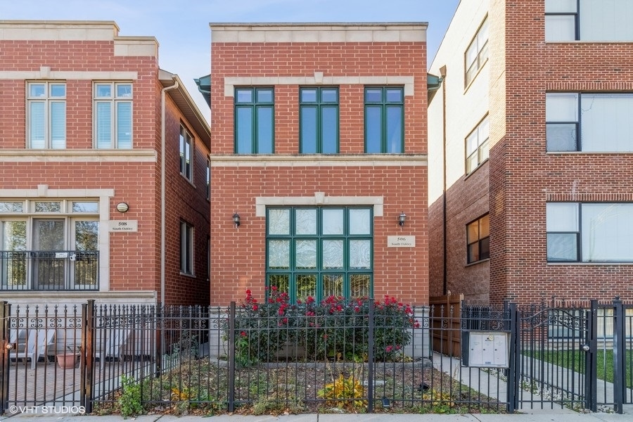 506 S OAKLEY Boulevard Unit: 2