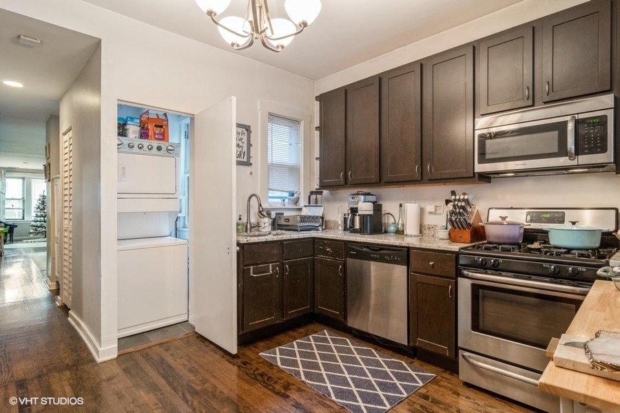 2008 N Damen Avenue Unit: 2