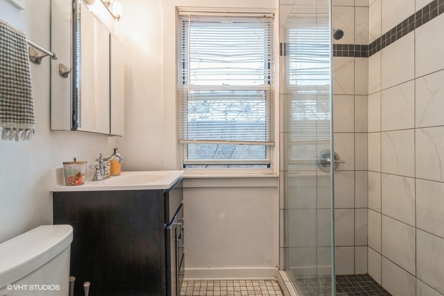 2008 N Damen Avenue Unit: 2
